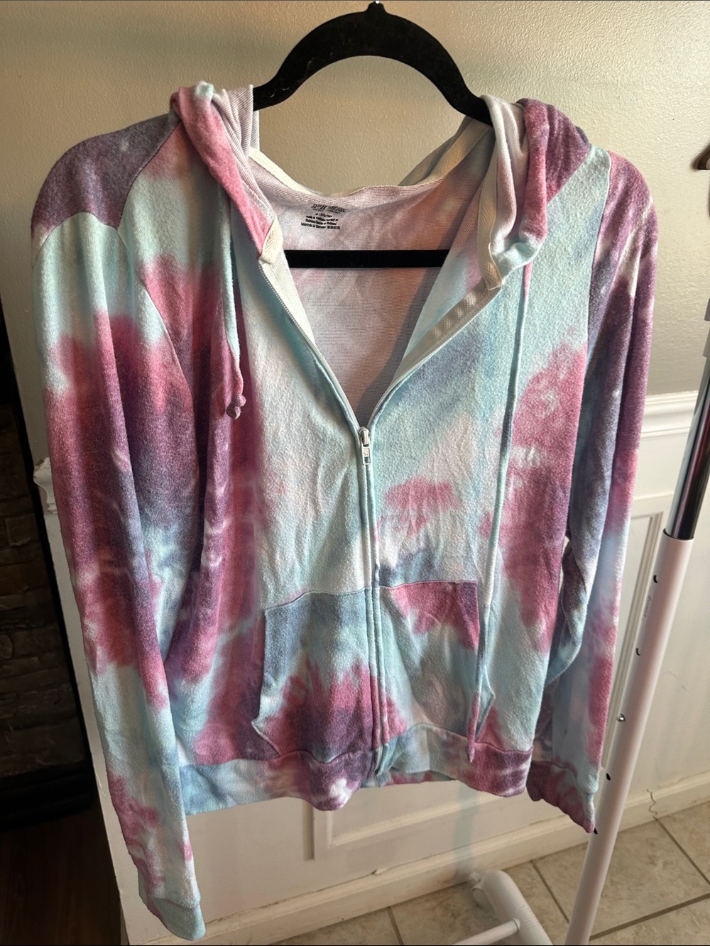 PINK Victoria's Secret Pastel Tie-Dye Zip Hoodie in Pink & Blue